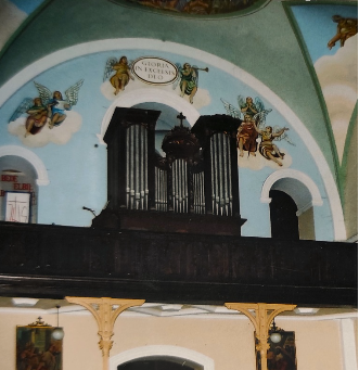 Organy z XVIII (remontowane z dołożonymi głosami)